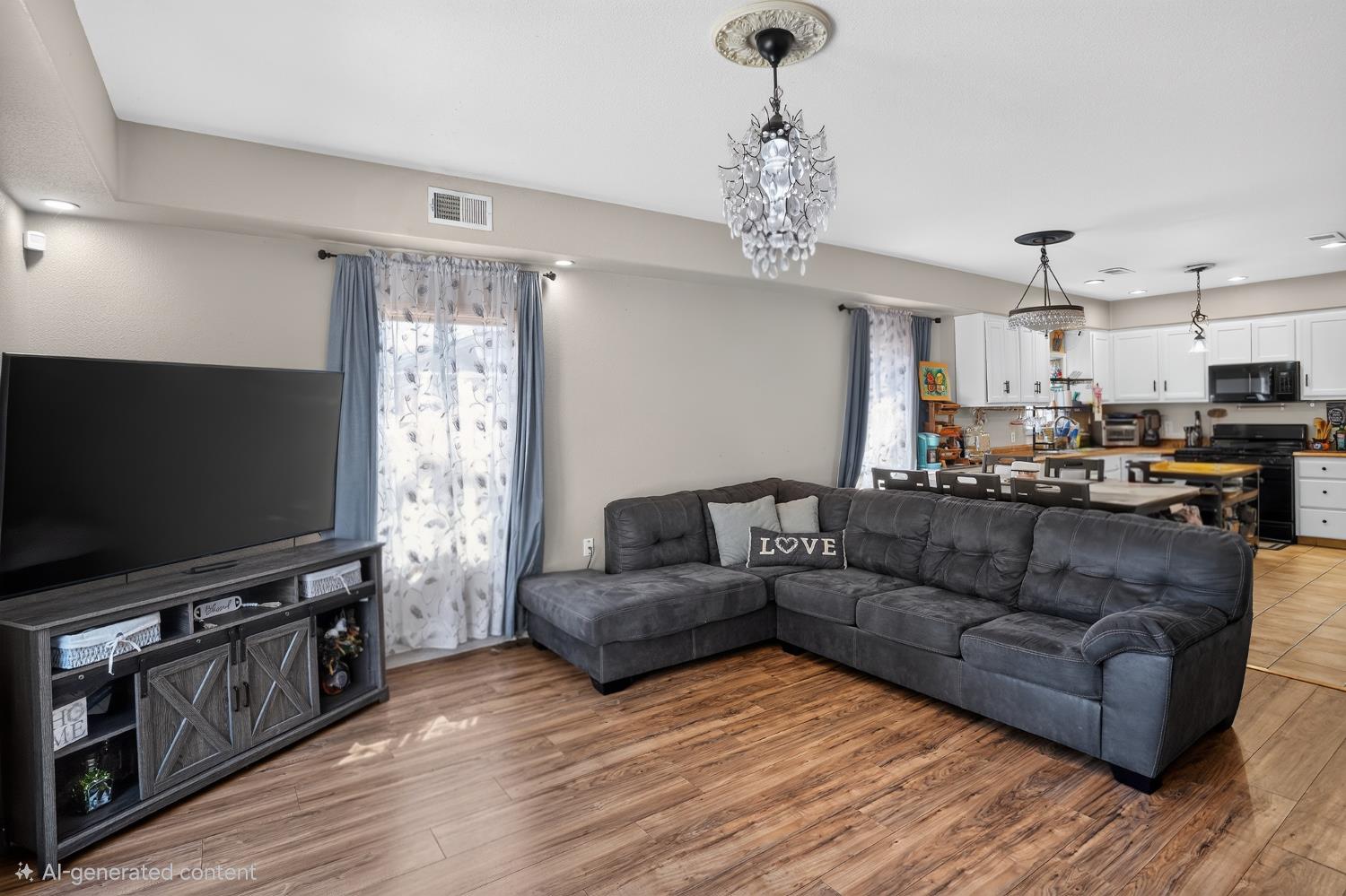 458 W Spruce Ave, Pinedale, CA 93650