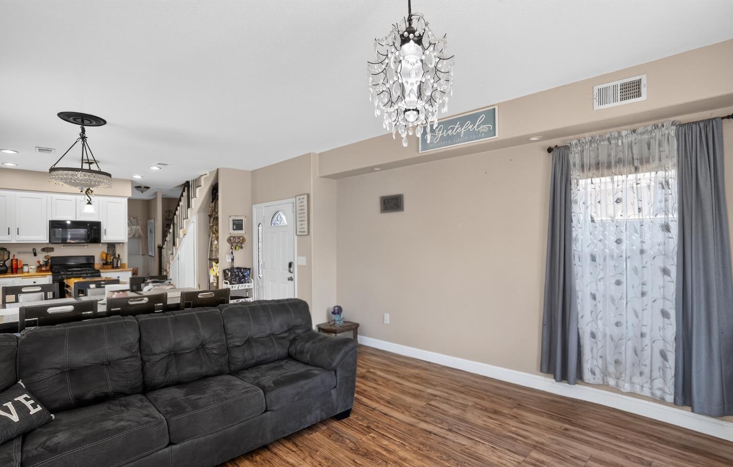 458 W Spruce Ave, Pinedale, CA 93650