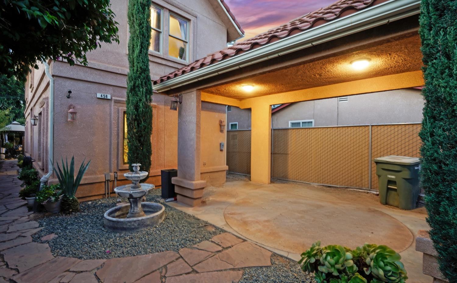 458 W Spruce Ave, Pinedale, CA 93650