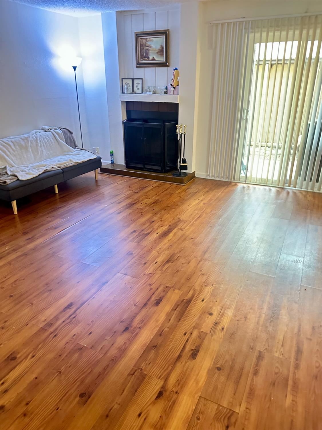 1550 W Ashlan Ave #102, Fresno, CA 93705