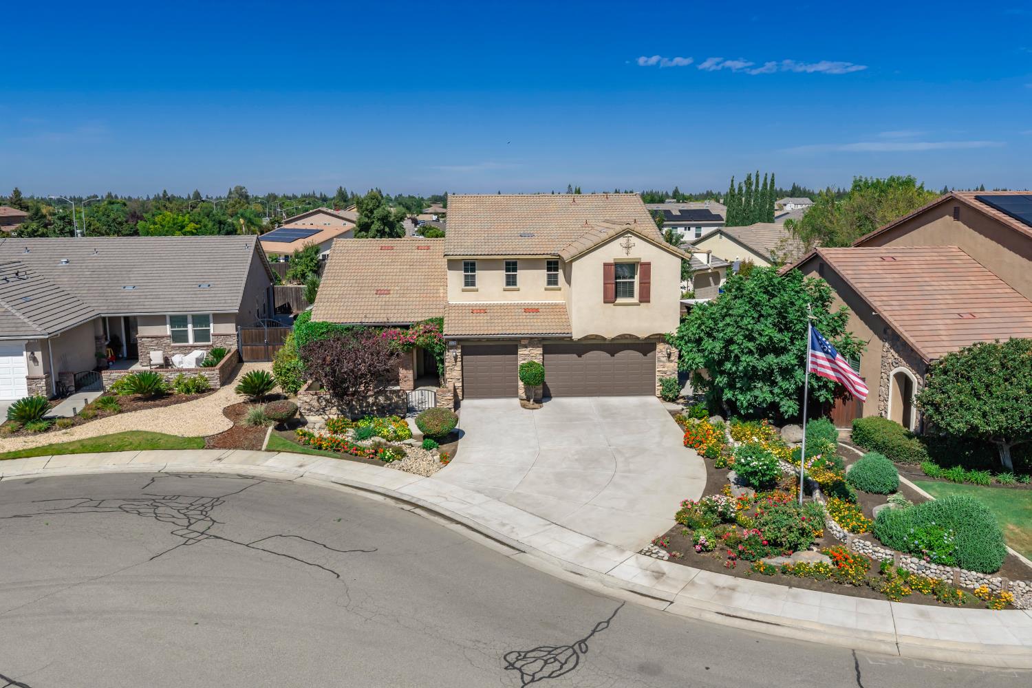 1178 Blackwood Ave, Clovis, CA 93619