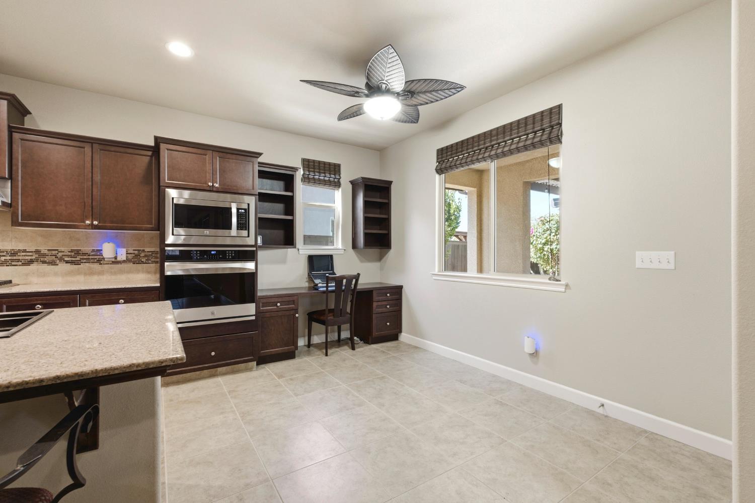 1178 Blackwood Ave, Clovis, CA 93619