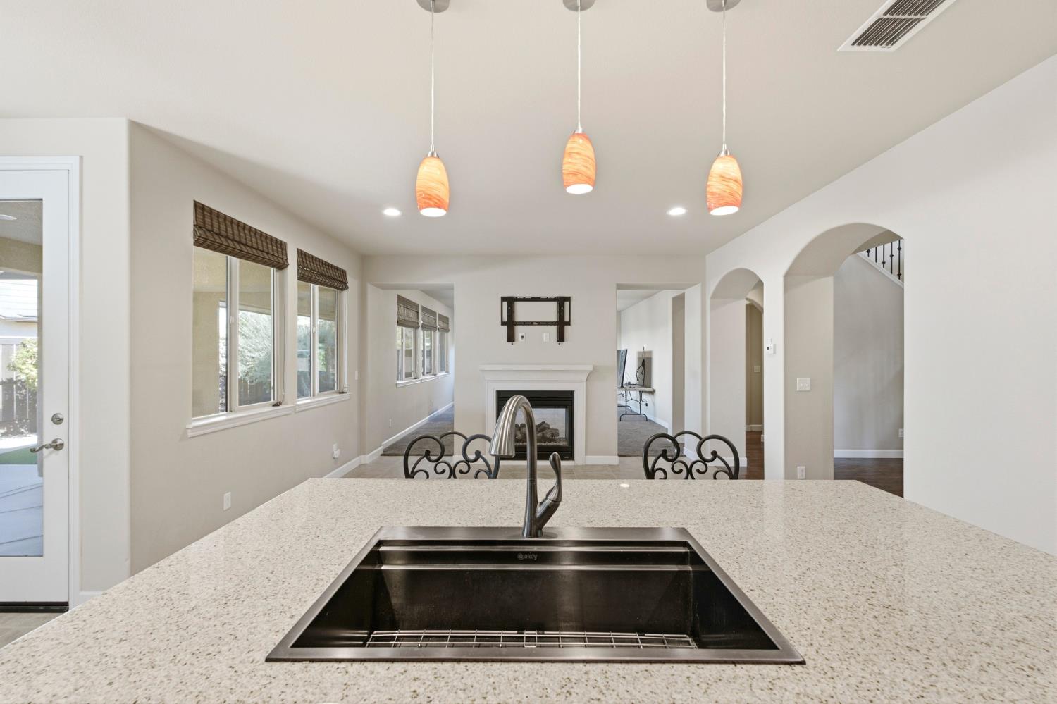 1178 Blackwood Ave, Clovis, CA 93619