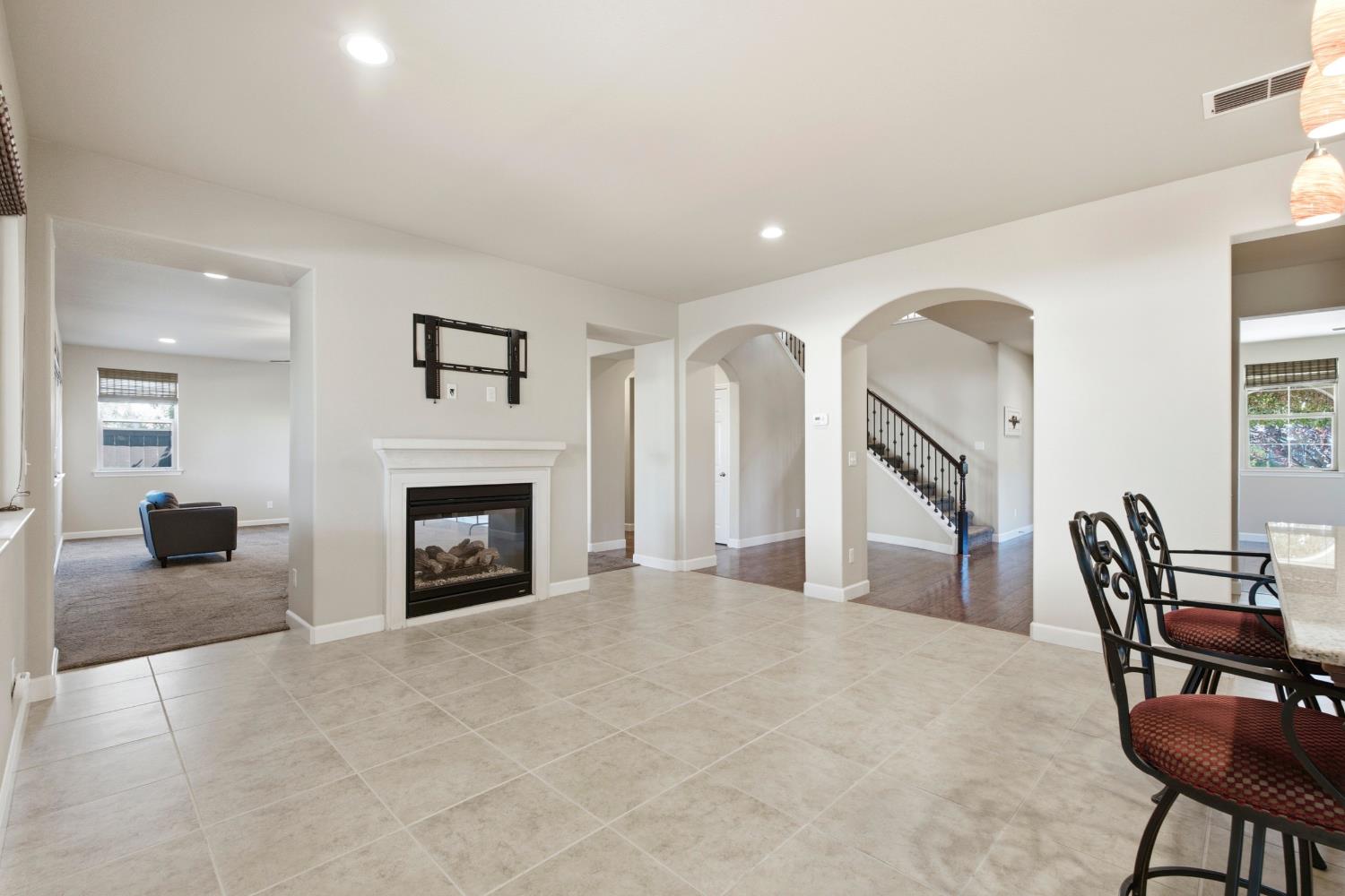 1178 Blackwood Ave, Clovis, CA 93619