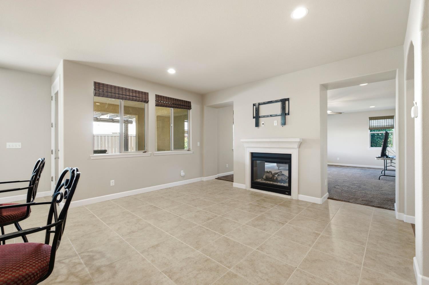 1178 Blackwood Ave, Clovis, CA 93619