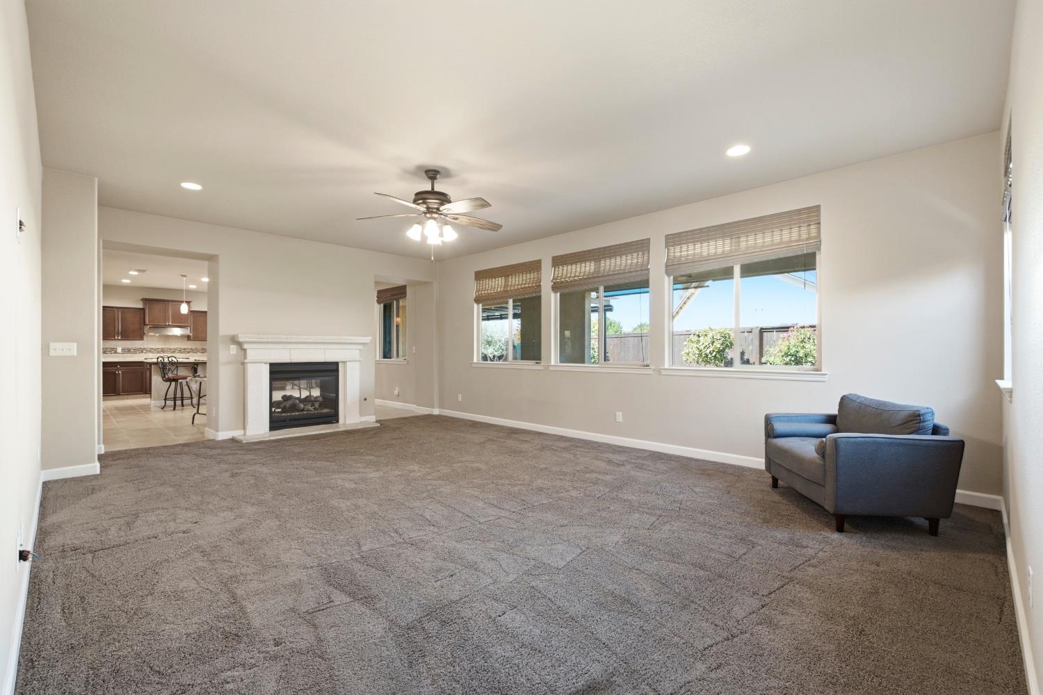 1178 Blackwood Ave, Clovis, CA 93619