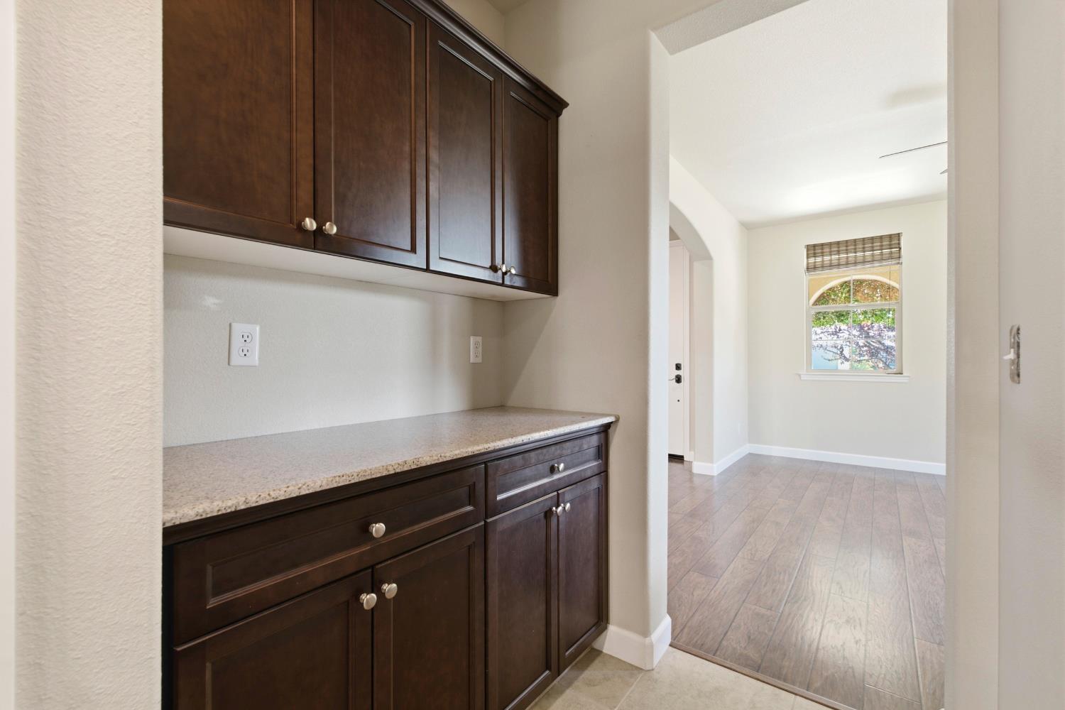 1178 Blackwood Ave, Clovis, CA 93619