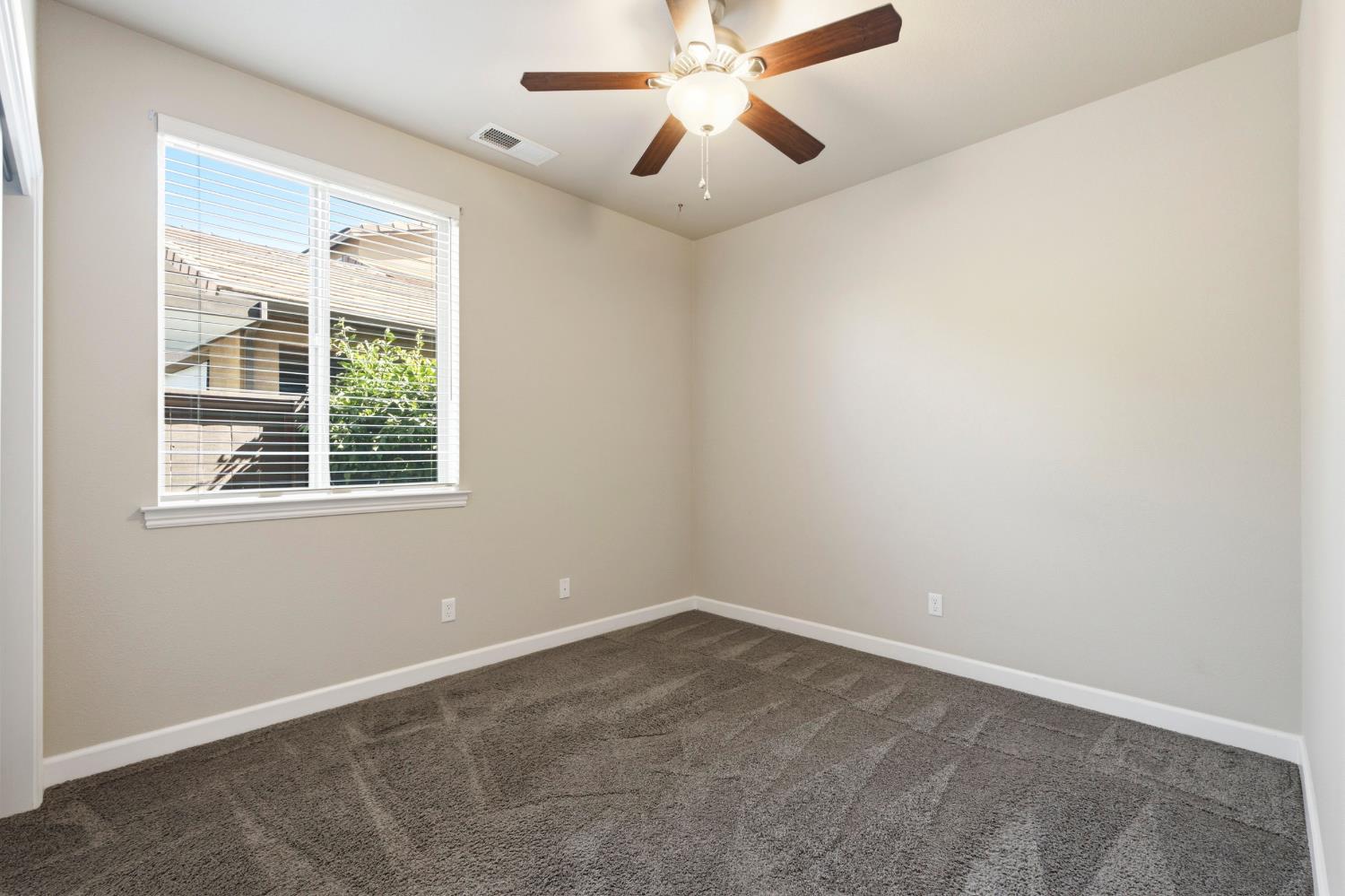 1178 Blackwood Ave, Clovis, CA 93619