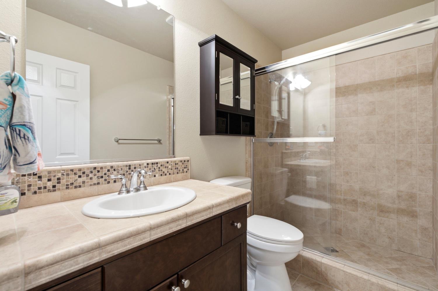 1178 Blackwood Ave, Clovis, CA 93619