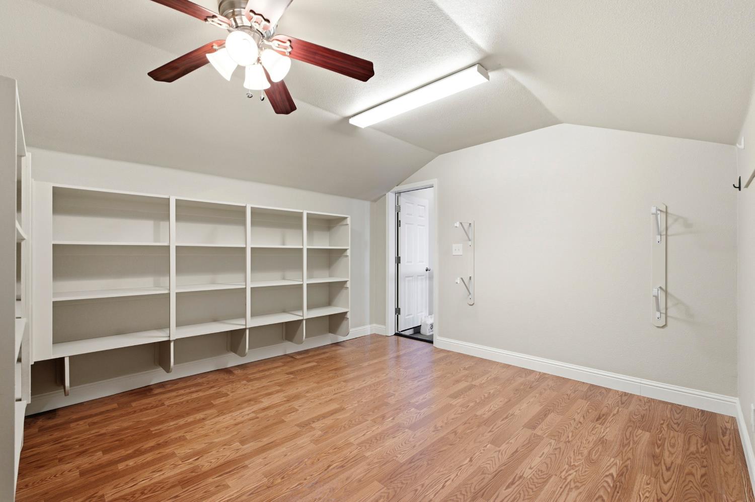 1178 Blackwood Ave, Clovis, CA 93619