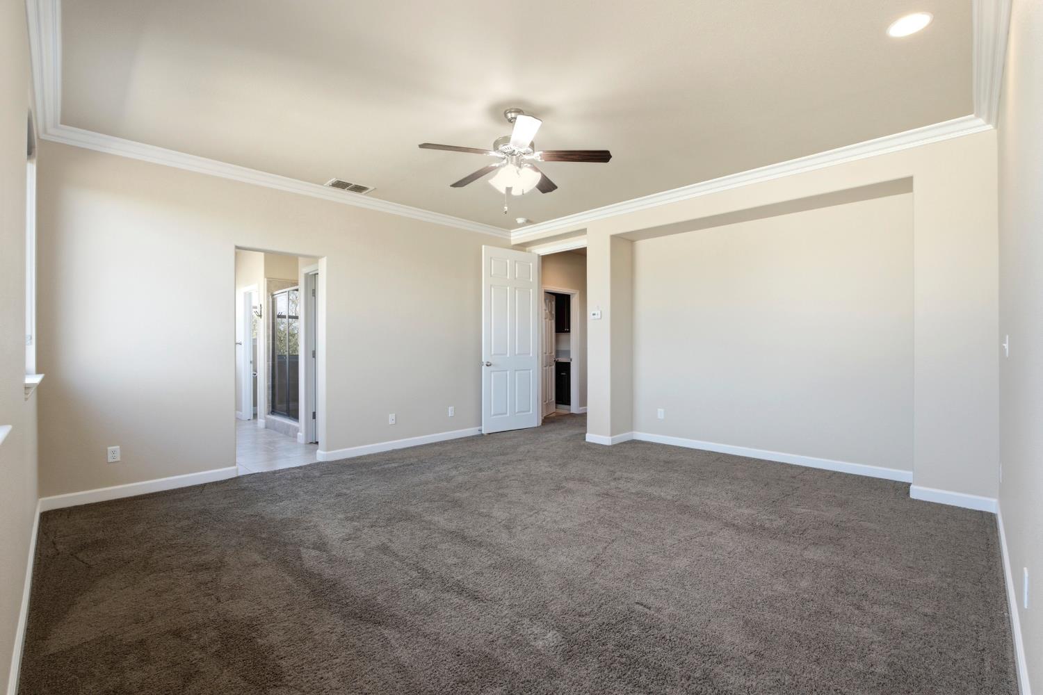 1178 Blackwood Ave, Clovis, CA 93619
