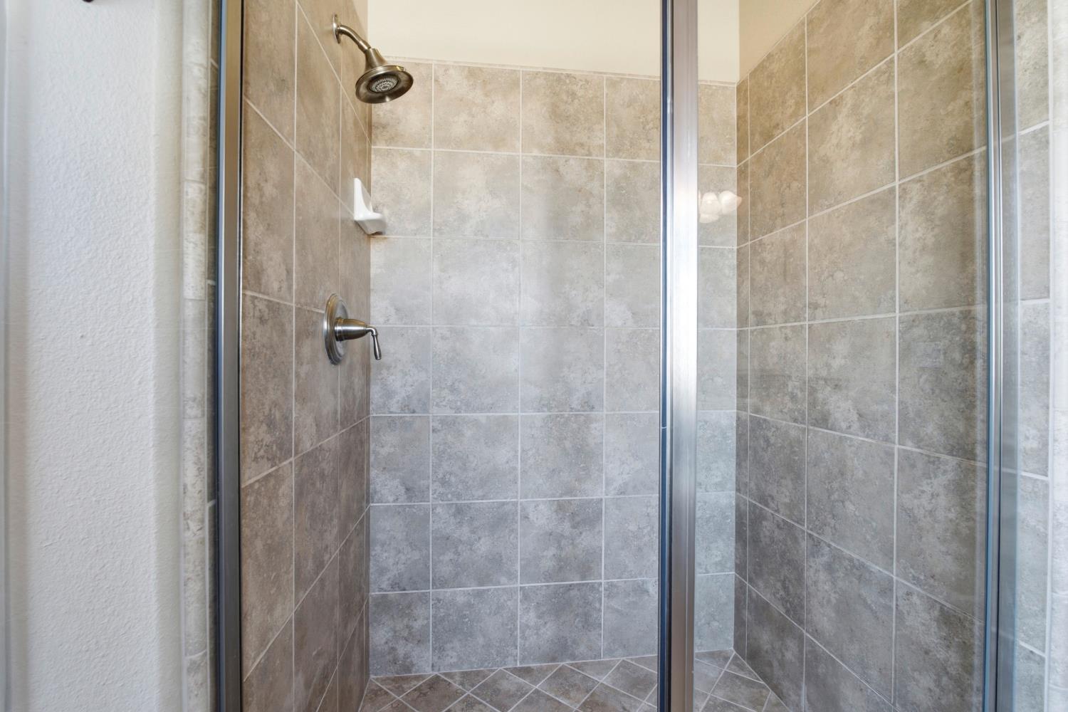 1178 Blackwood Ave, Clovis, CA 93619
