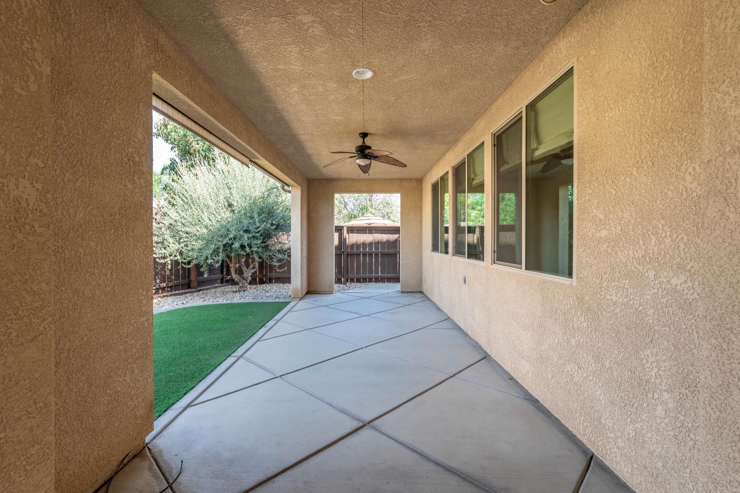 1178 Blackwood Ave, Clovis, CA 93619