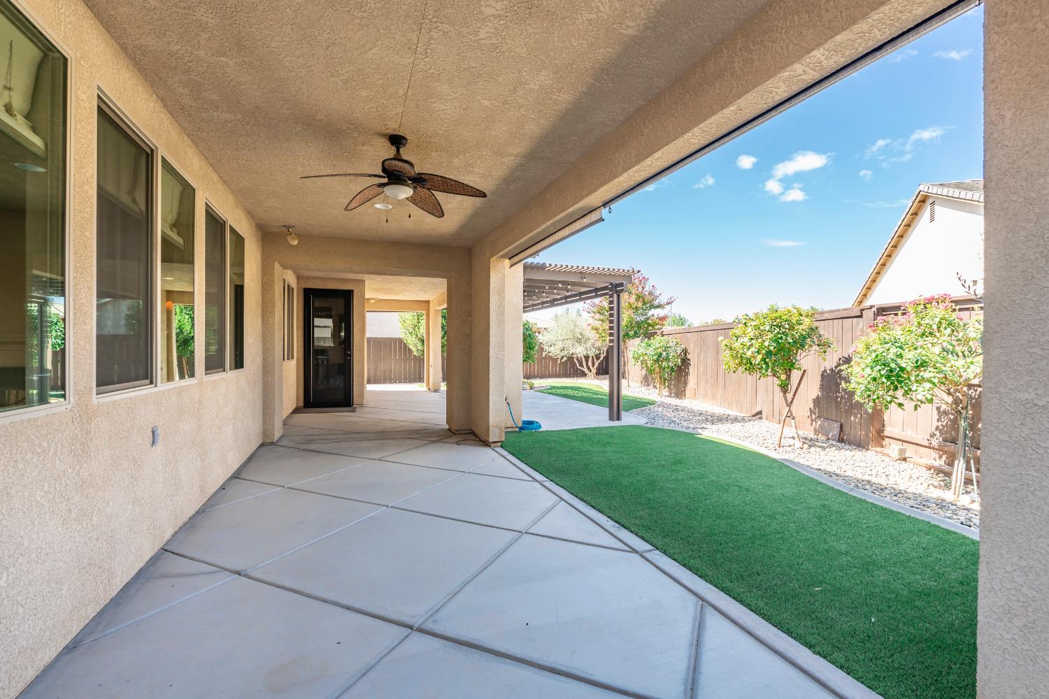1178 Blackwood Ave, Clovis, CA 93619
