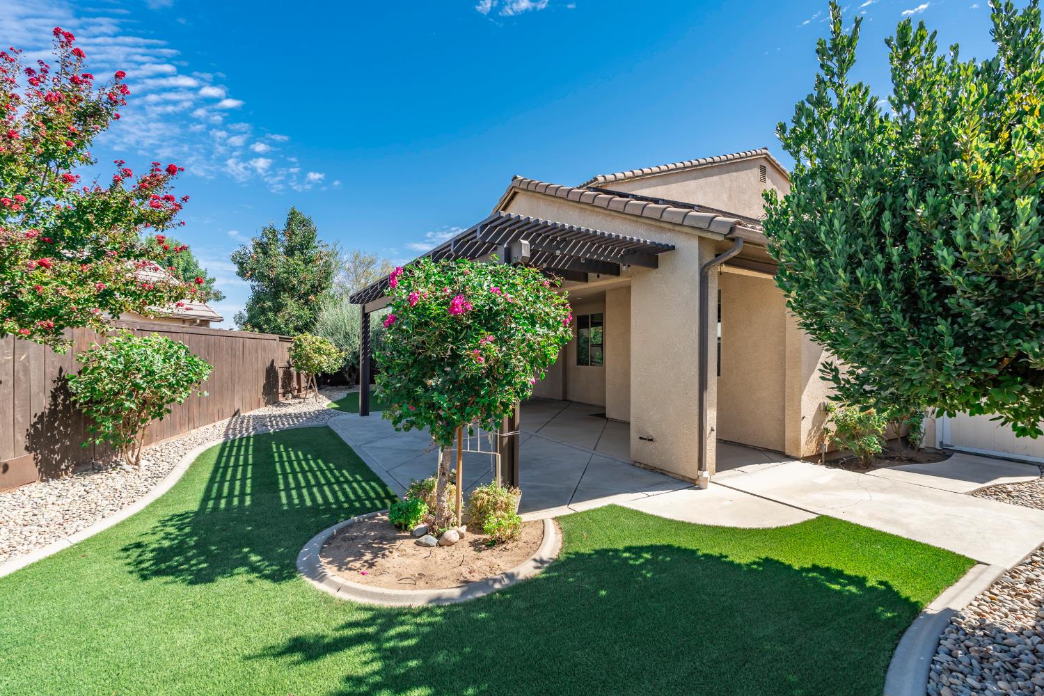 1178 Blackwood Ave, Clovis, CA 93619