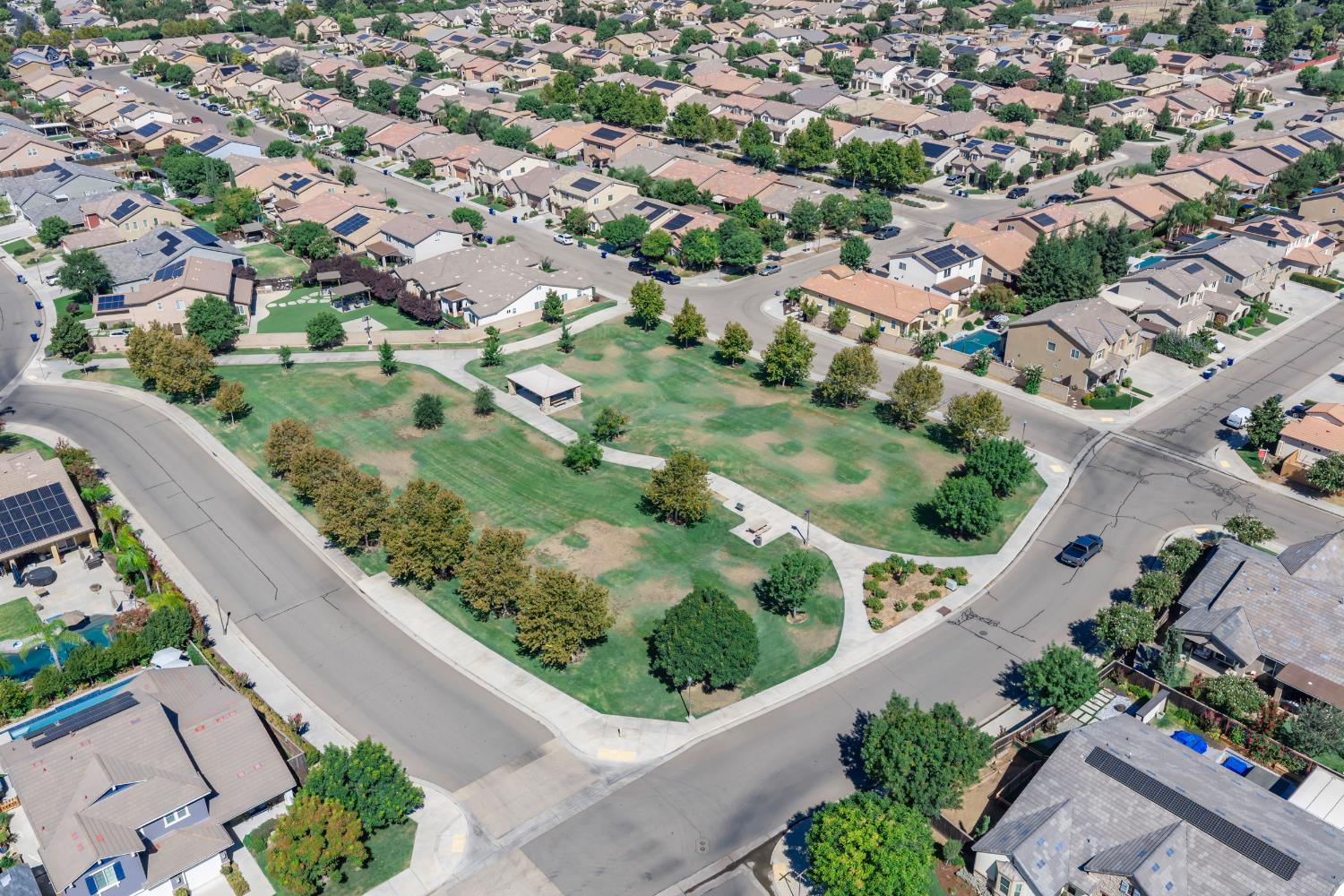 1178 Blackwood Ave, Clovis, CA 93619