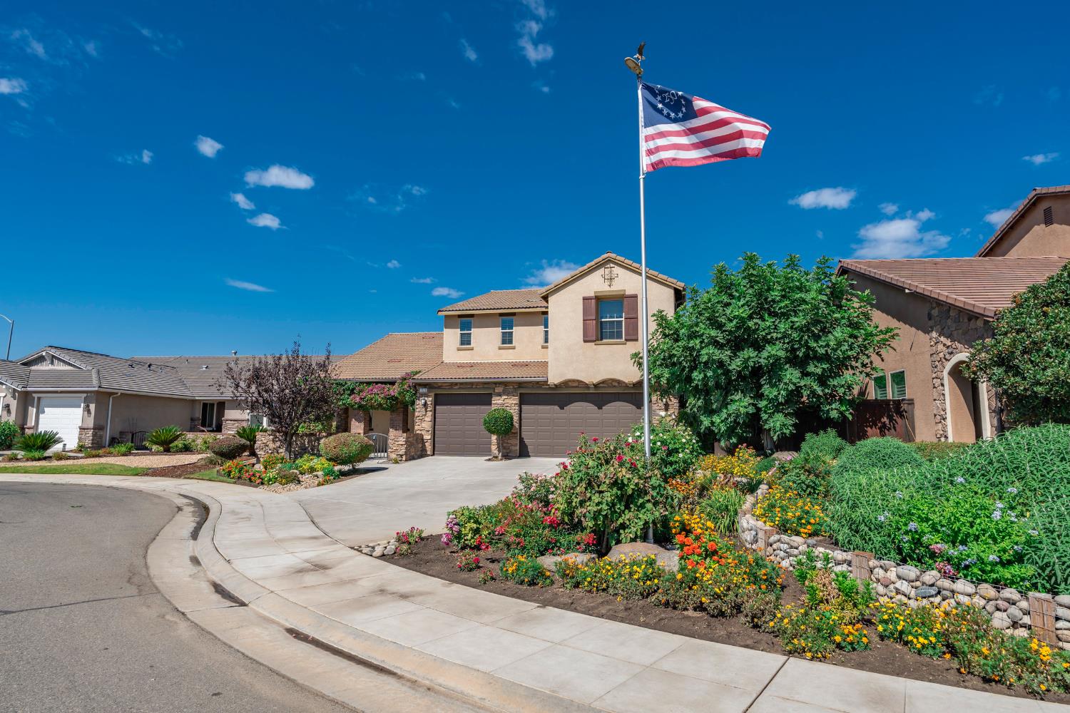 1178 Blackwood Ave, Clovis, CA 93619