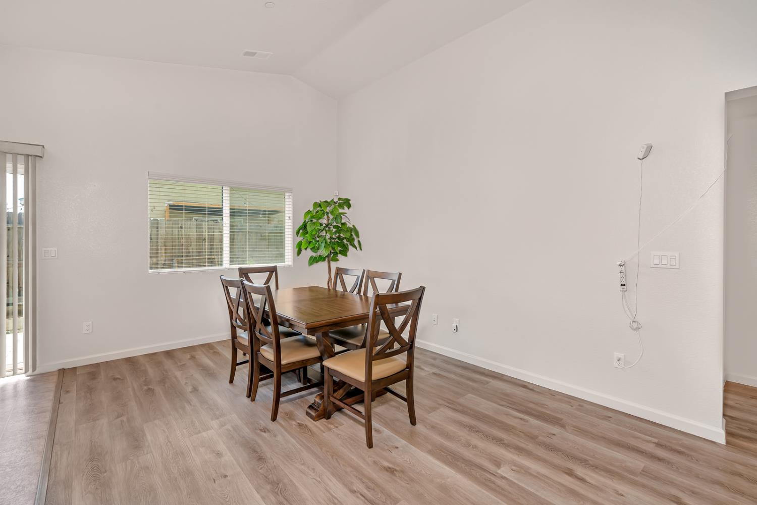 362 Rh Dr, Merced, CA 95341