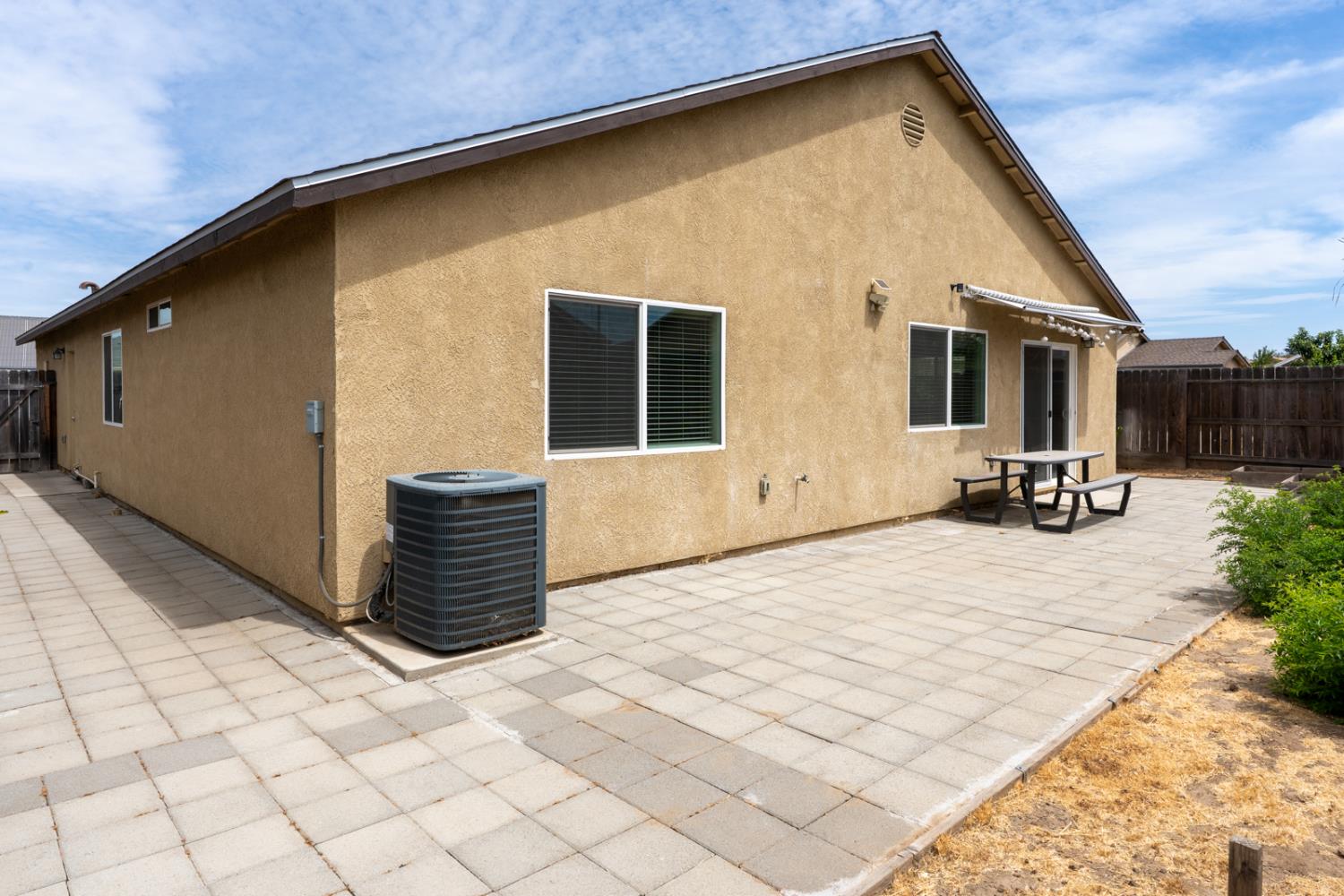 362 Rh Dr, Merced, CA 95341