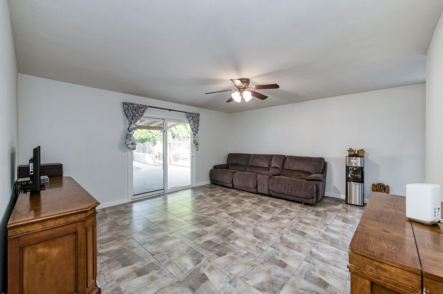 6656 N Wolters Ave, Fresno, CA 93710