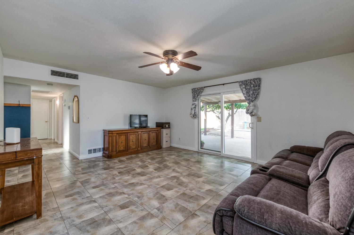 6656 N Wolters Ave, Fresno, CA 93710