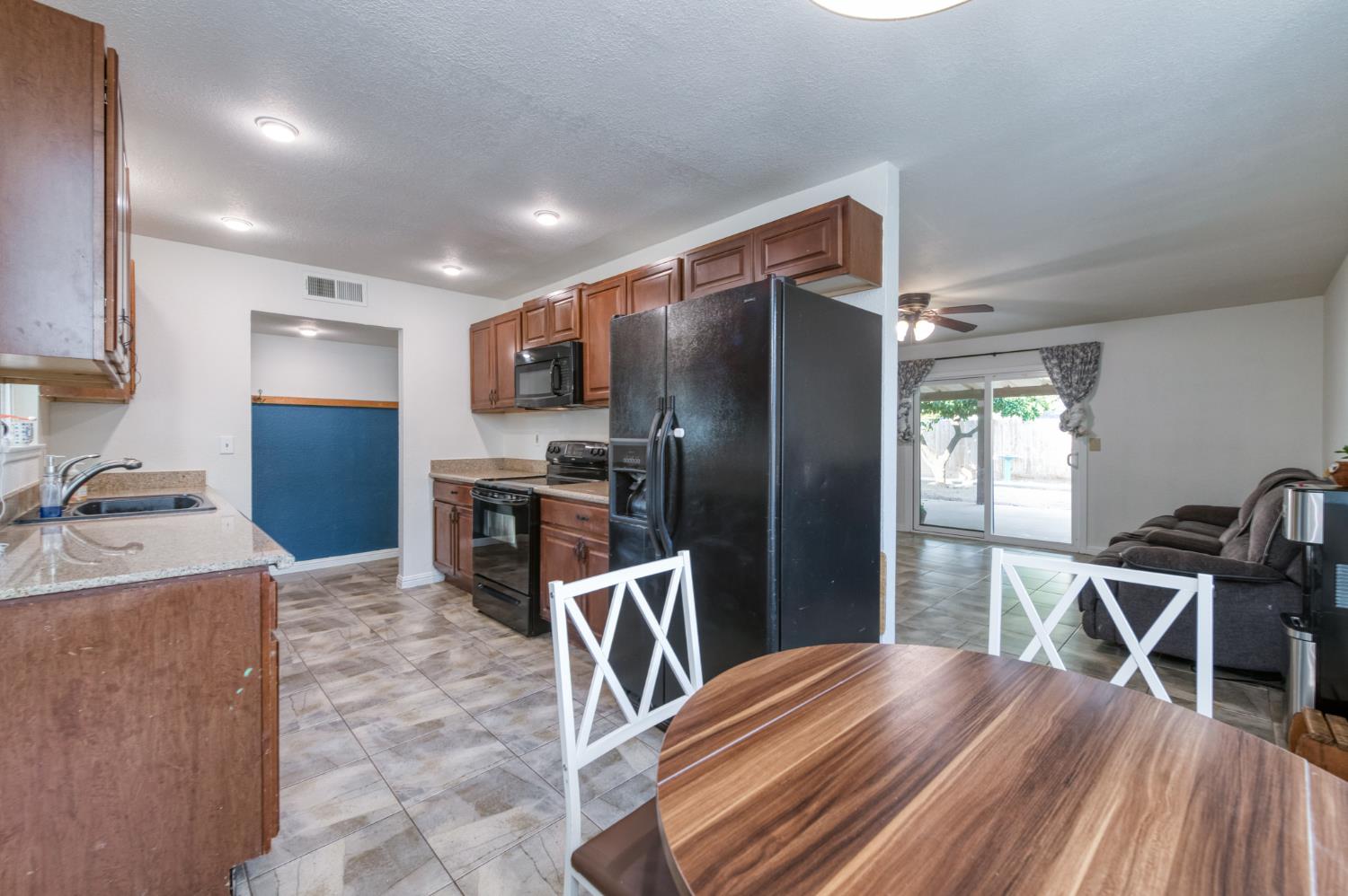 6656 N Wolters Ave, Fresno, CA 93710