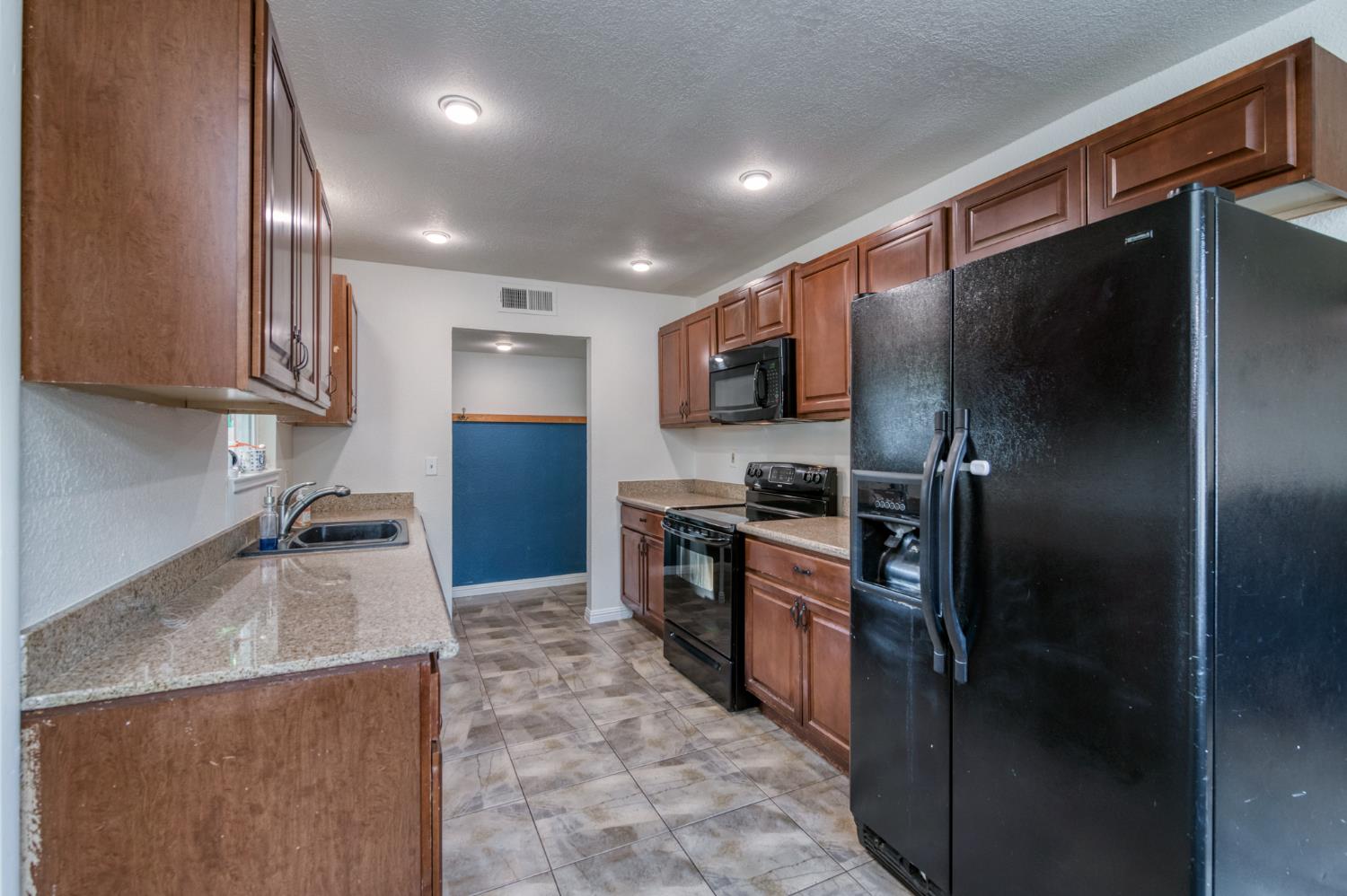 6656 N Wolters Ave, Fresno, CA 93710