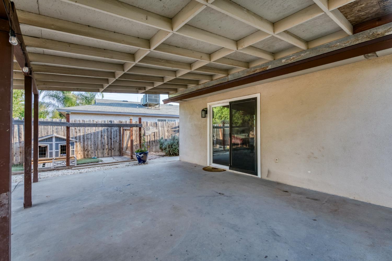 6656 N Wolters Ave, Fresno, CA 93710