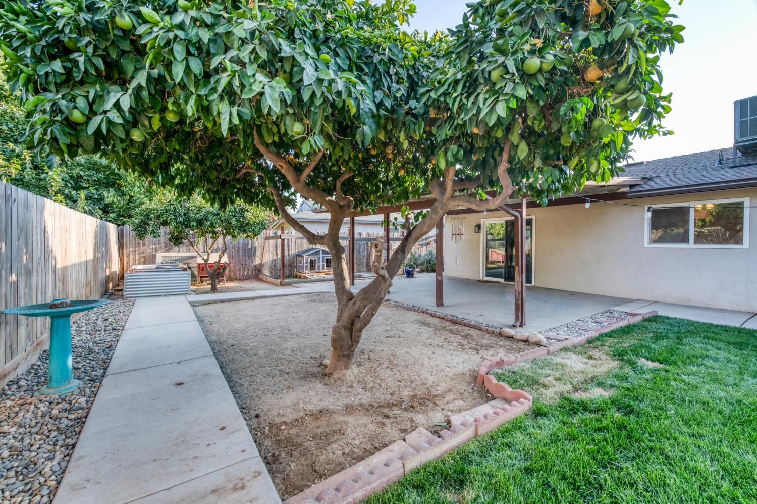 6656 N Wolters Ave, Fresno, CA 93710