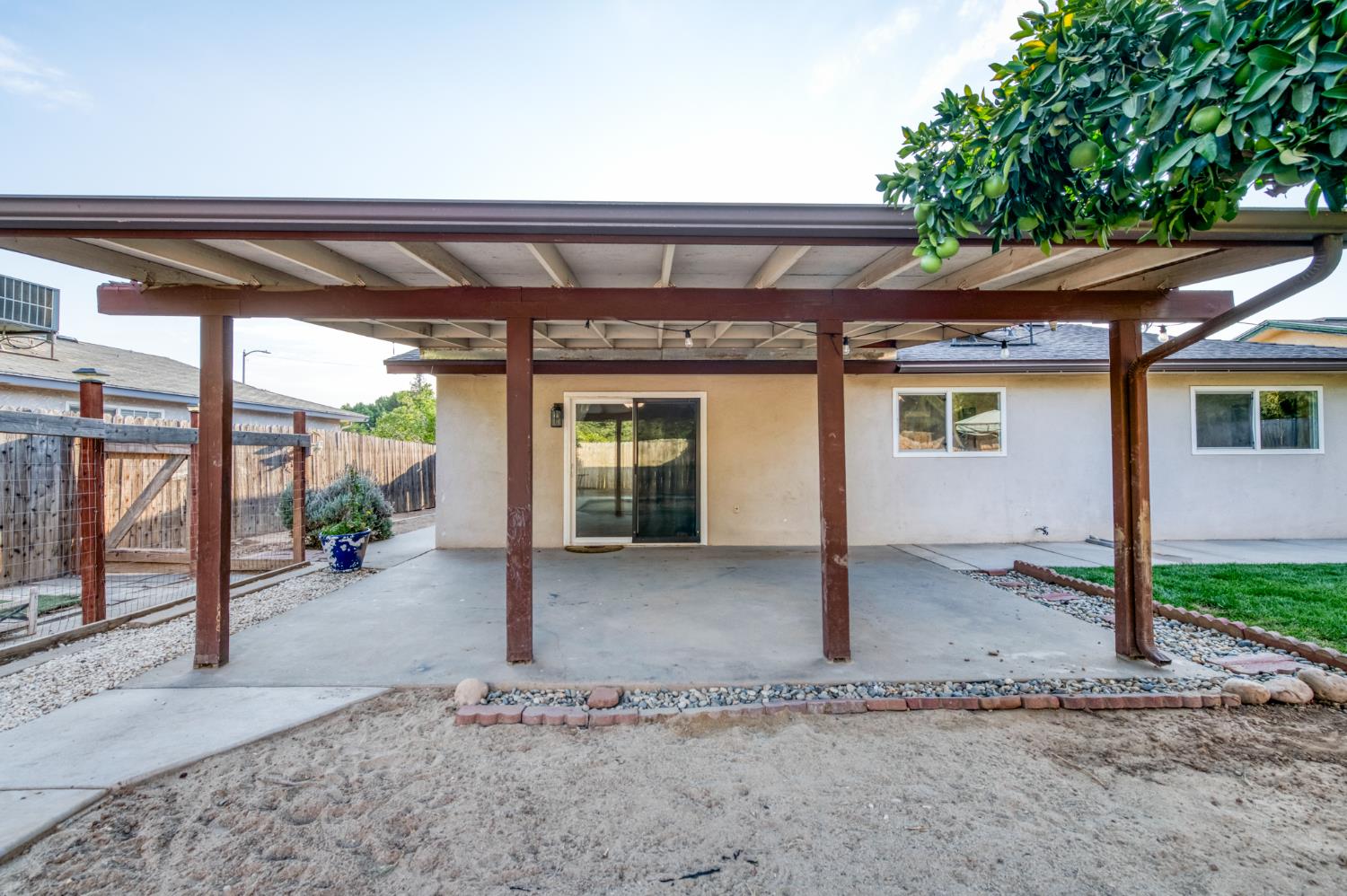 6656 N Wolters Ave, Fresno, CA 93710