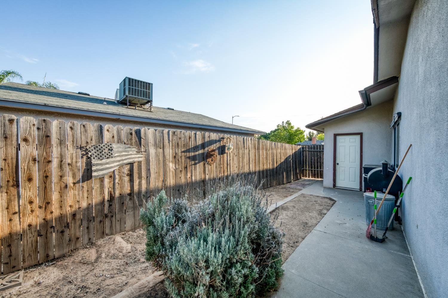 6656 N Wolters Ave, Fresno, CA 93710