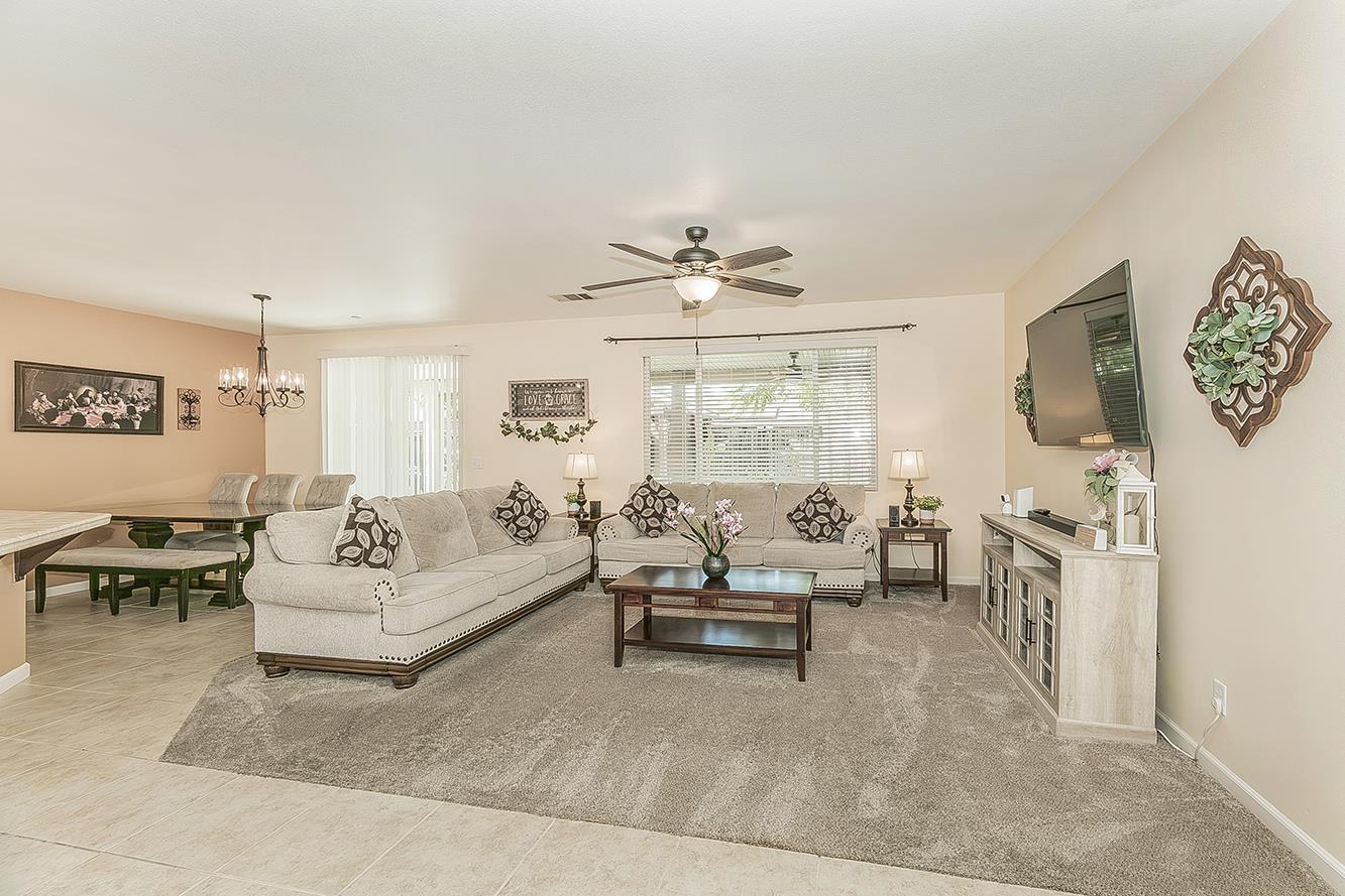 843 Bellis Ave S, Dinuba, CA 93618