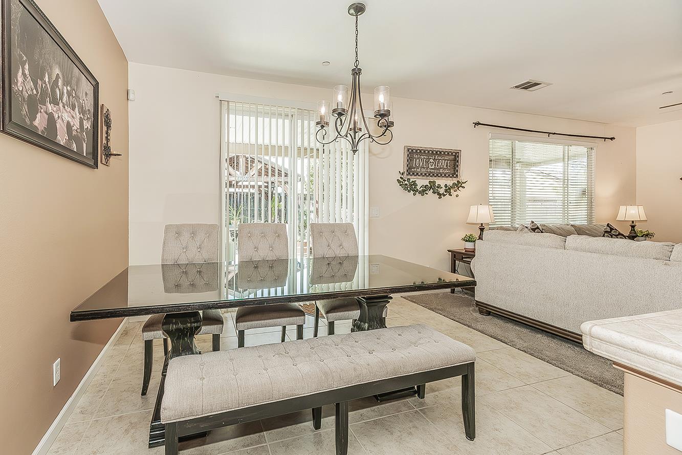 843 Bellis Ave S, Dinuba, CA 93618