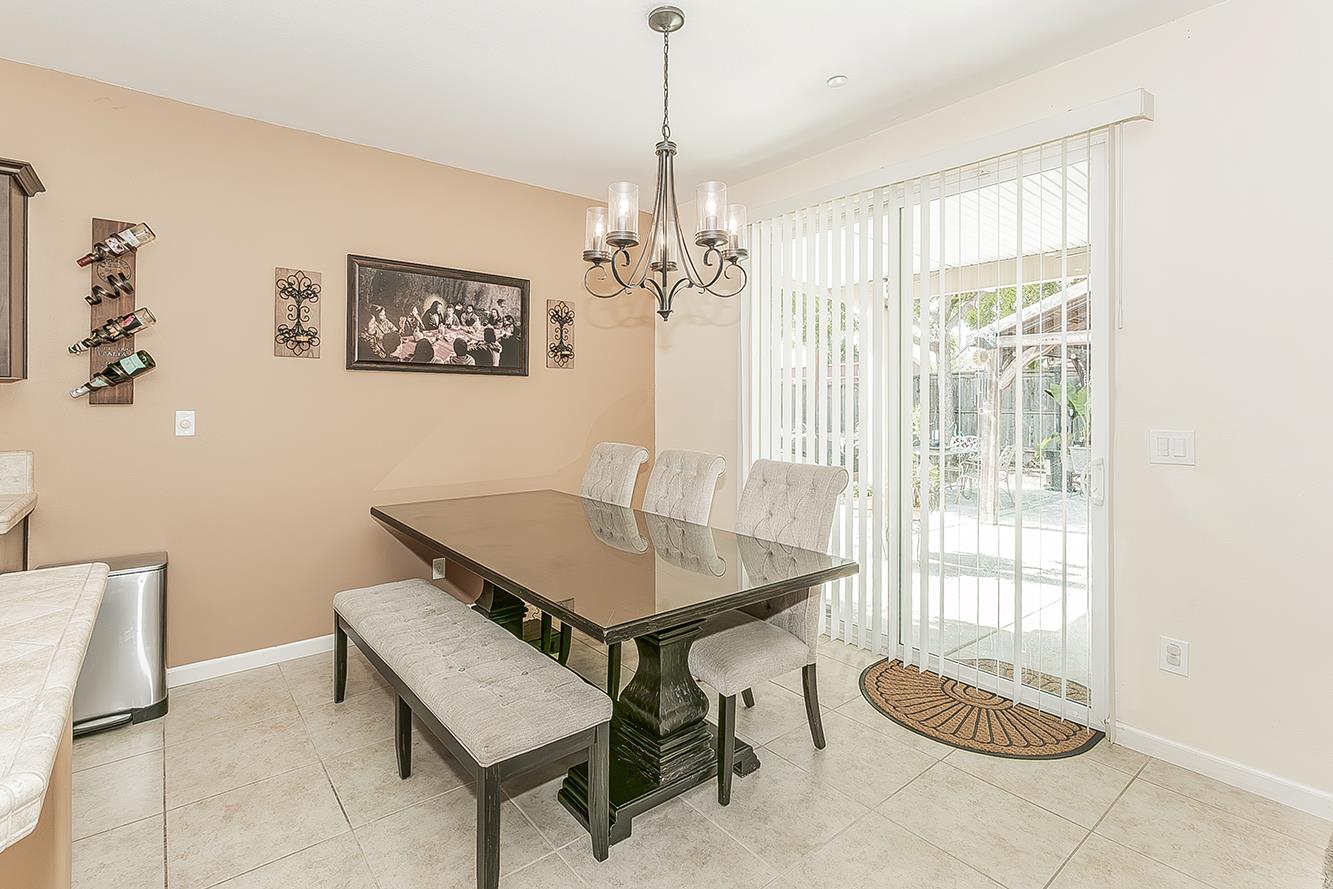 843 Bellis Ave S, Dinuba, CA 93618