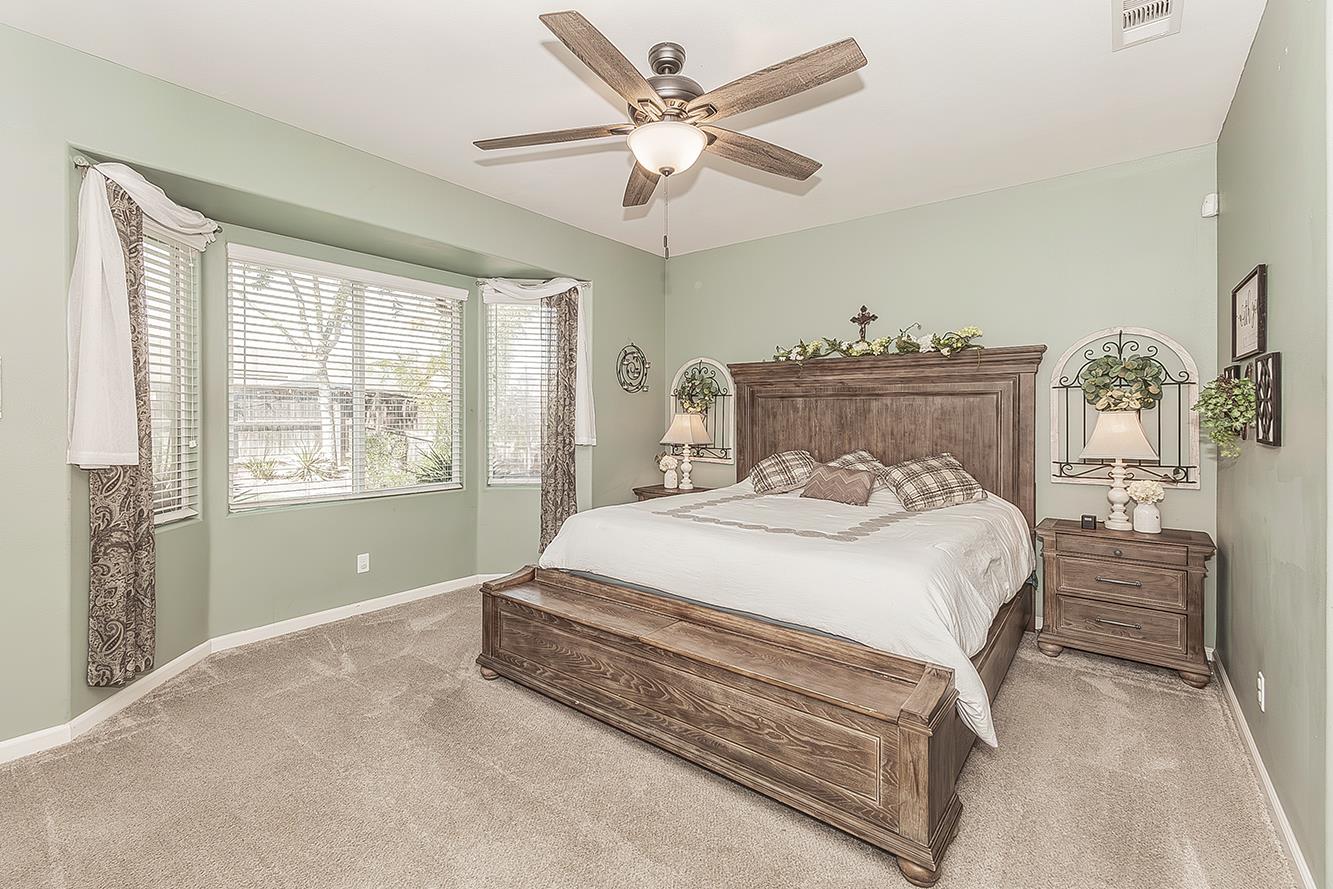 843 Bellis Ave S, Dinuba, CA 93618