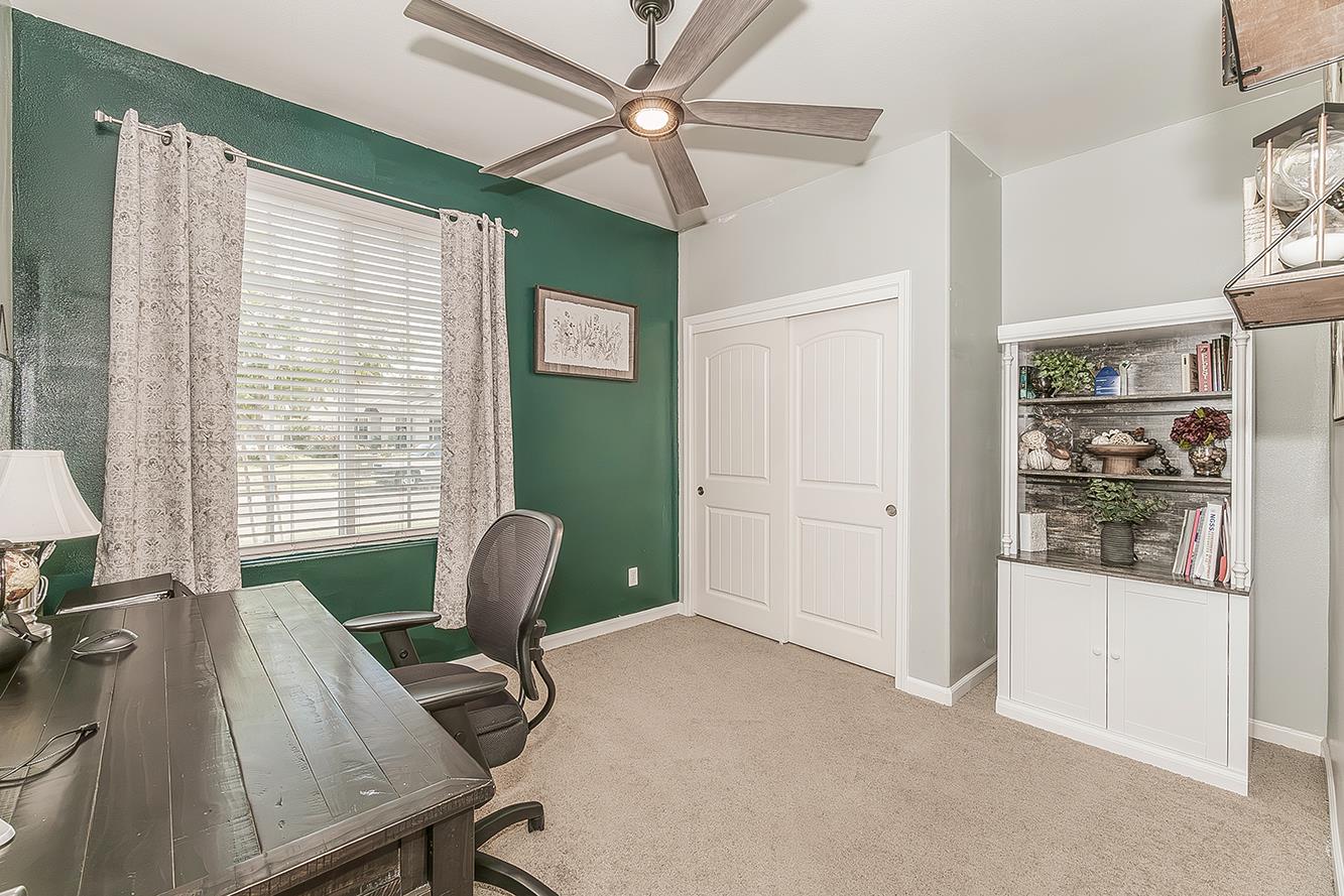 843 Bellis Ave S, Dinuba, CA 93618