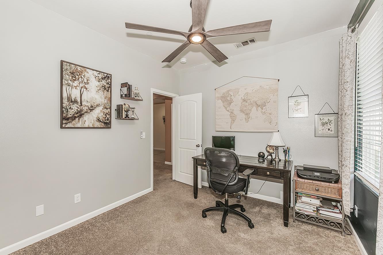 843 Bellis Ave S, Dinuba, CA 93618