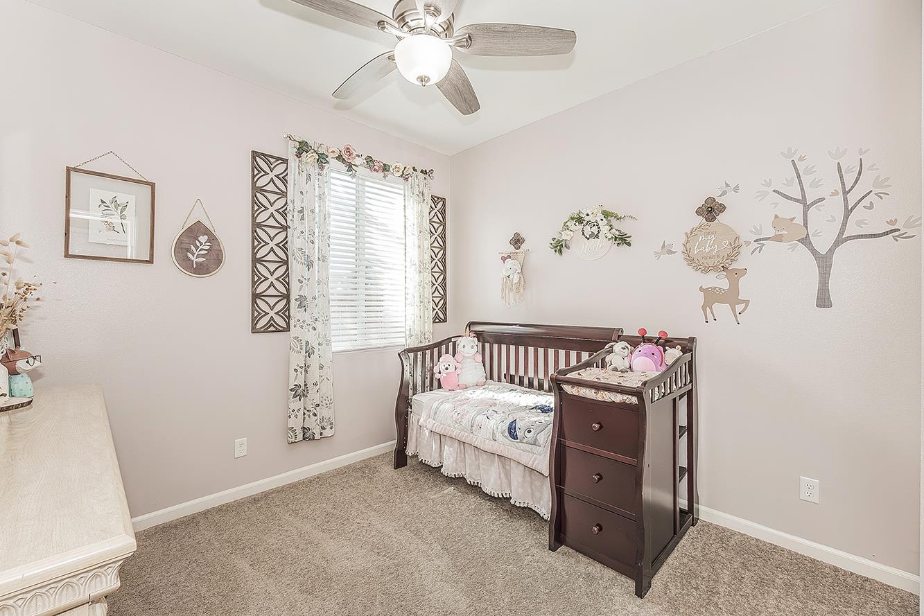 843 Bellis Ave S, Dinuba, CA 93618