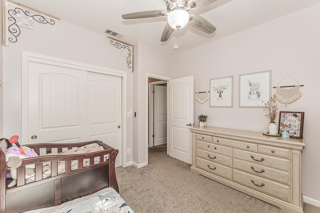 843 Bellis Ave S, Dinuba, CA 93618