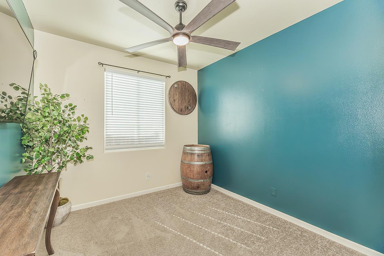 843 Bellis Ave S, Dinuba, CA 93618