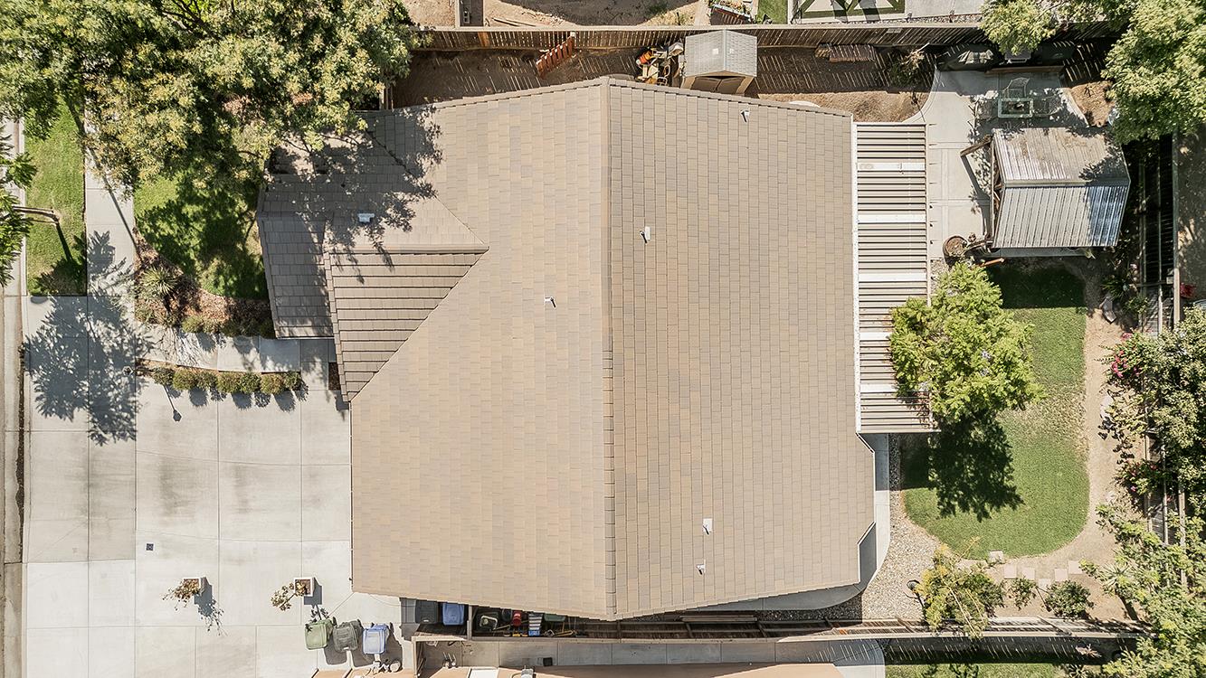 843 Bellis Ave S, Dinuba, CA 93618
