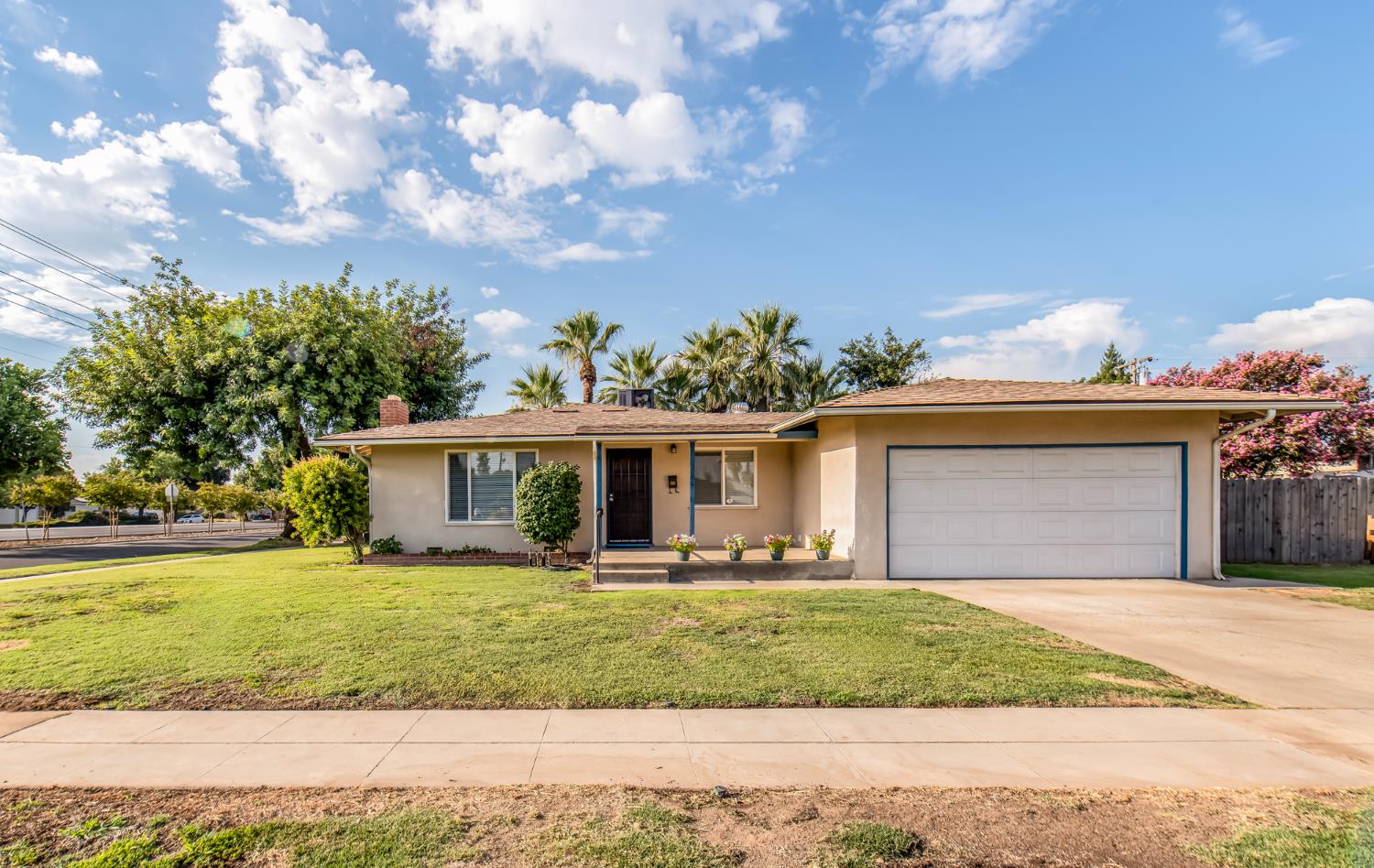 3086 E Holland Ave, Fresno, CA 93726
