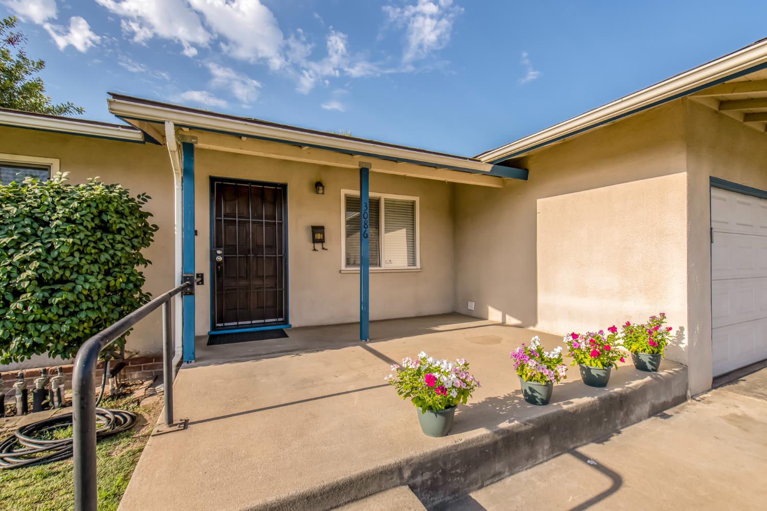 3086 E Holland Ave, Fresno, CA 93726