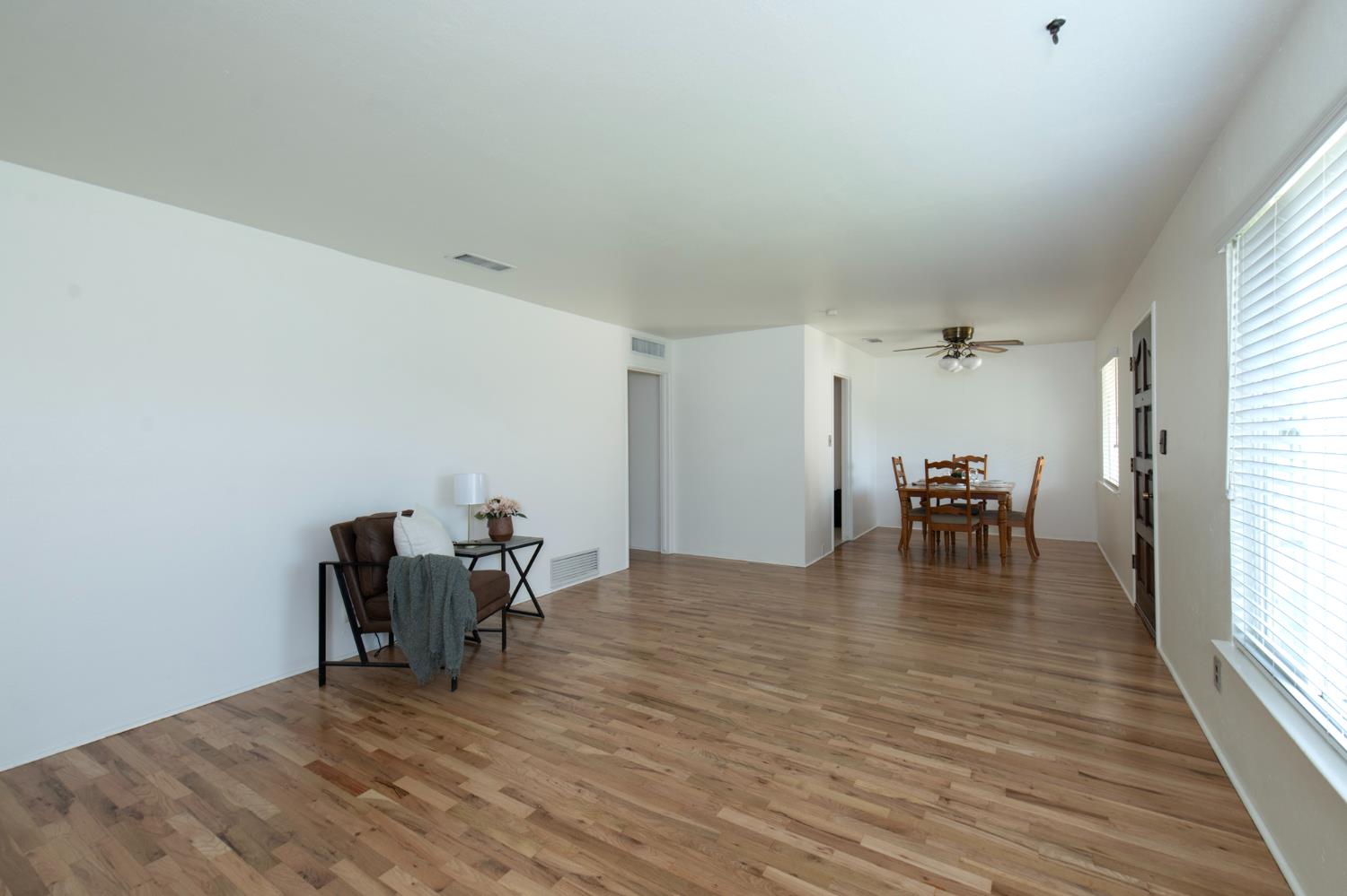 3086 E Holland Ave, Fresno, CA 93726