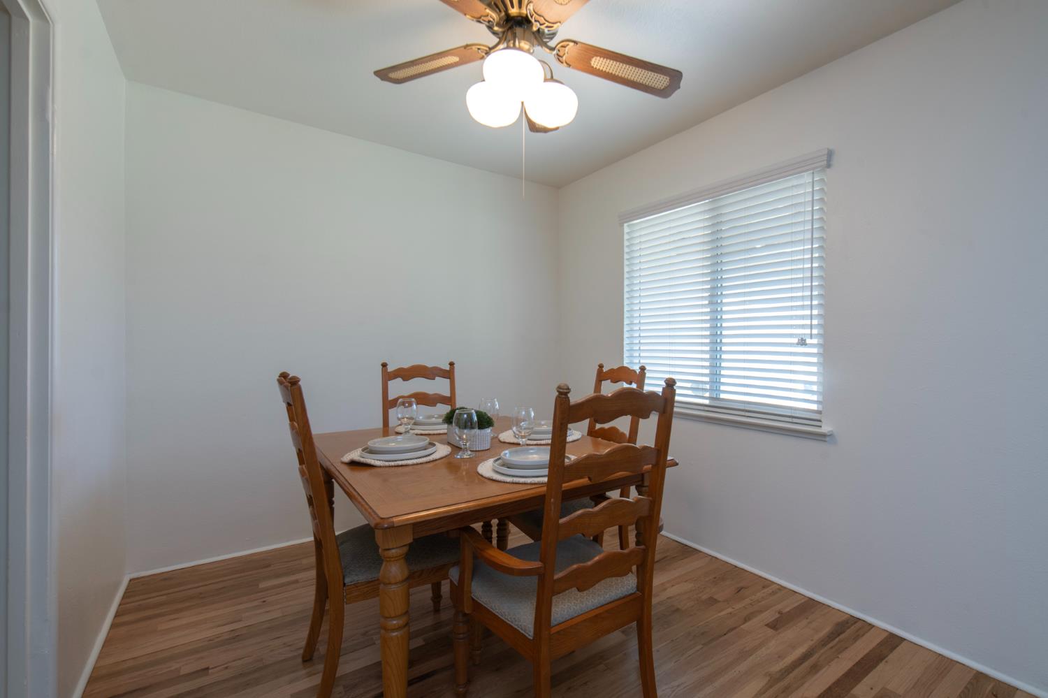 3086 E Holland Ave, Fresno, CA 93726