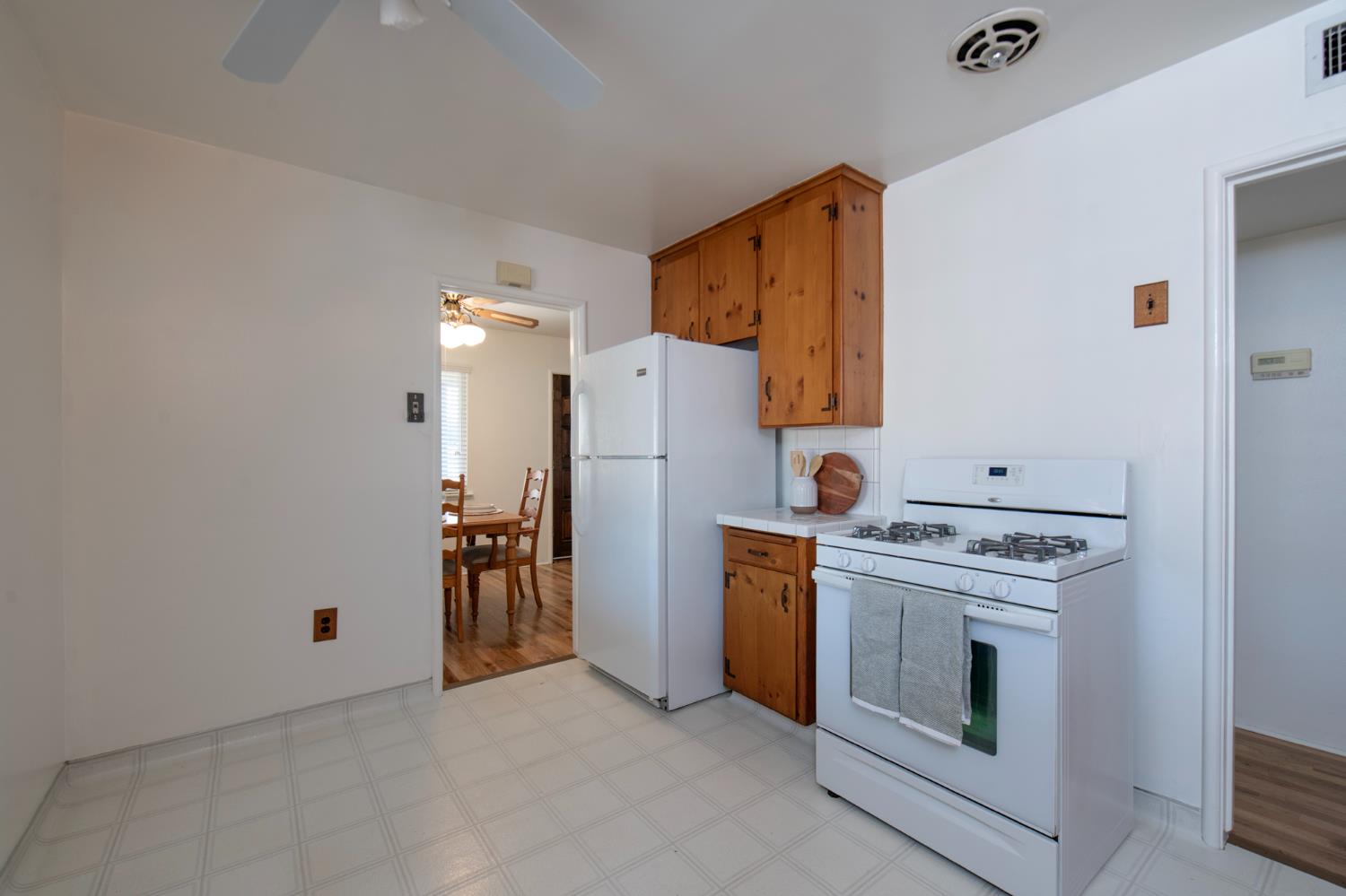 3086 E Holland Ave, Fresno, CA 93726