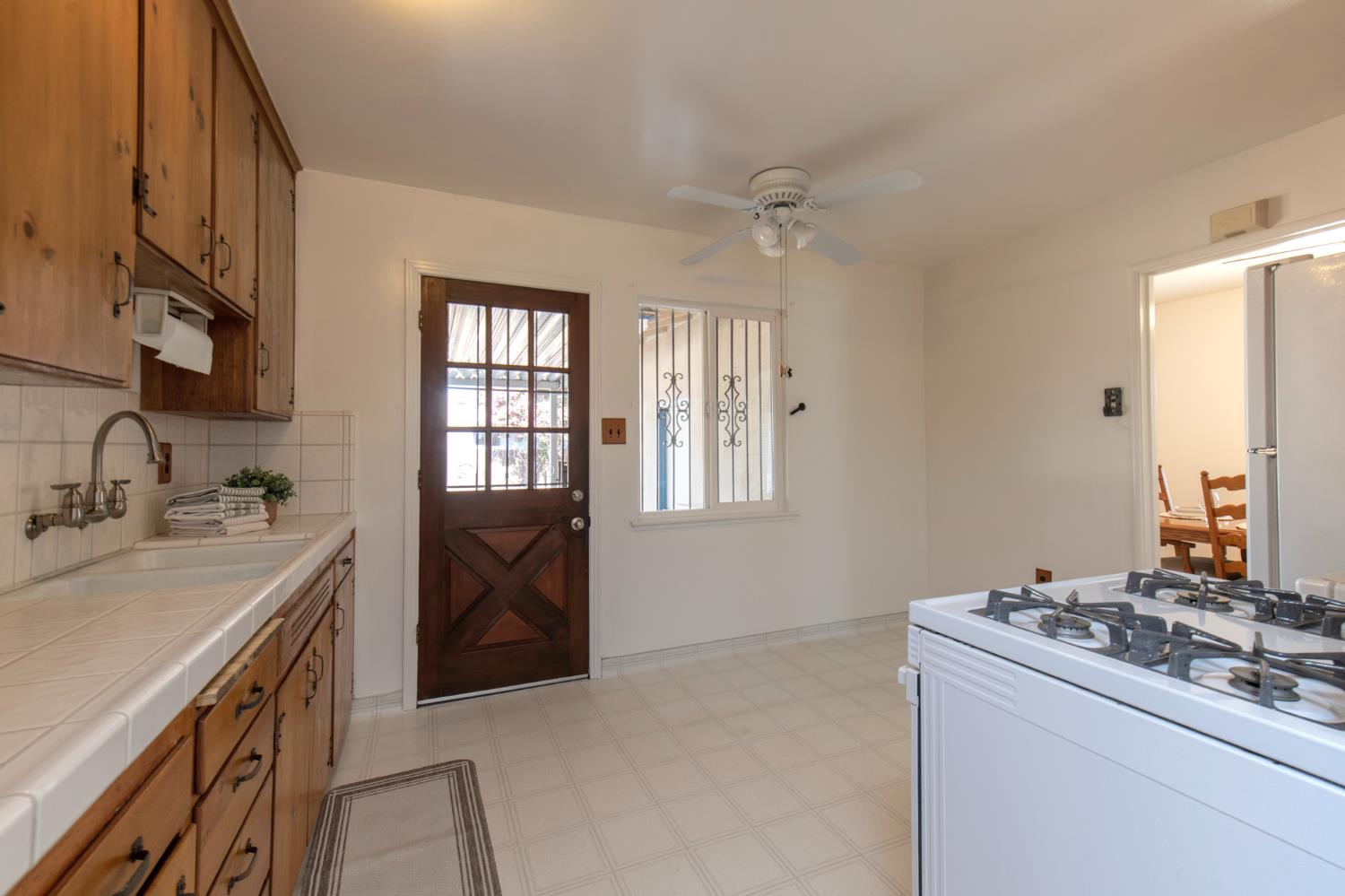 3086 E Holland Ave, Fresno, CA 93726