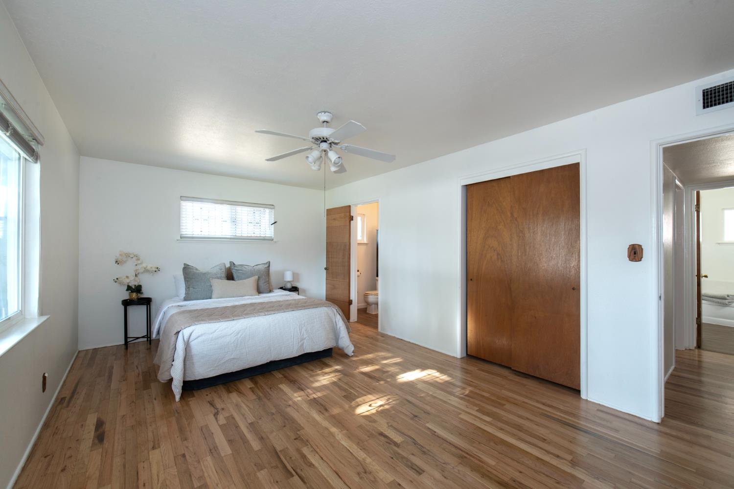 3086 E Holland Ave, Fresno, CA 93726