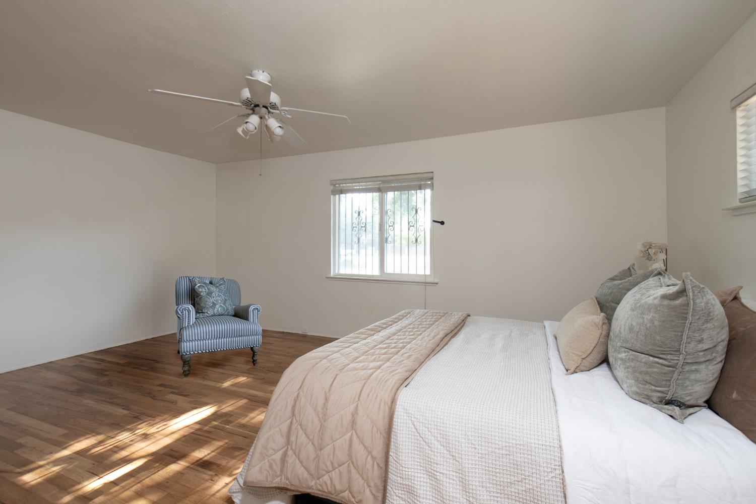 3086 E Holland Ave, Fresno, CA 93726