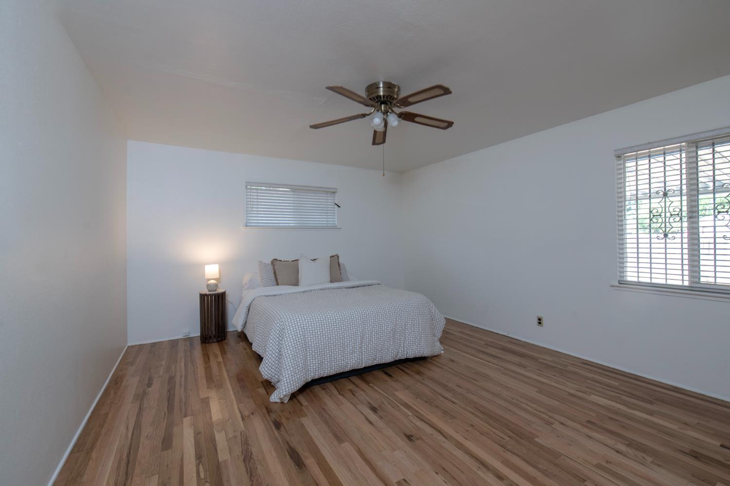 3086 E Holland Ave, Fresno, CA 93726